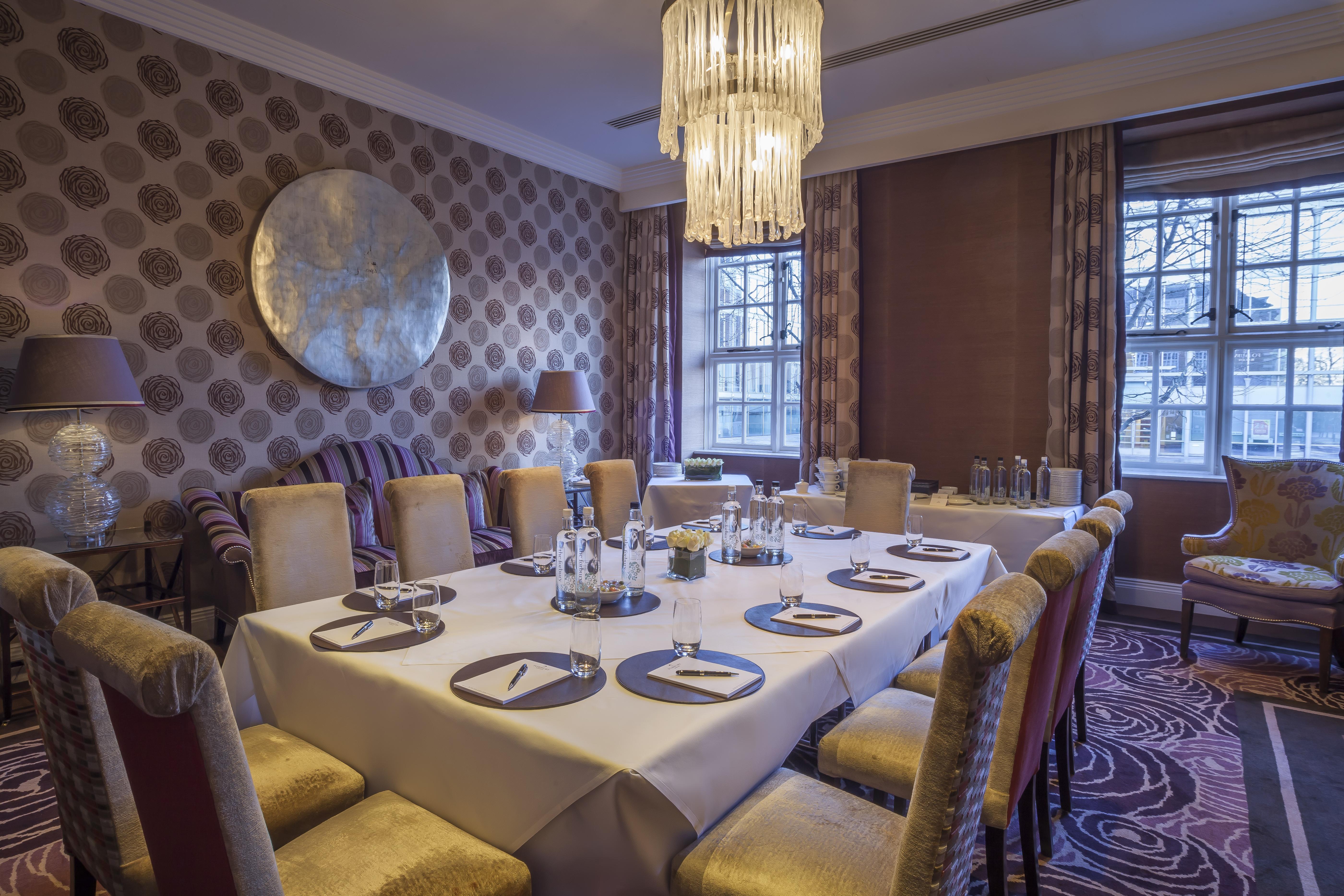 The Roseate Reading Hotel Bagian luar foto The private dining room at the restaurant