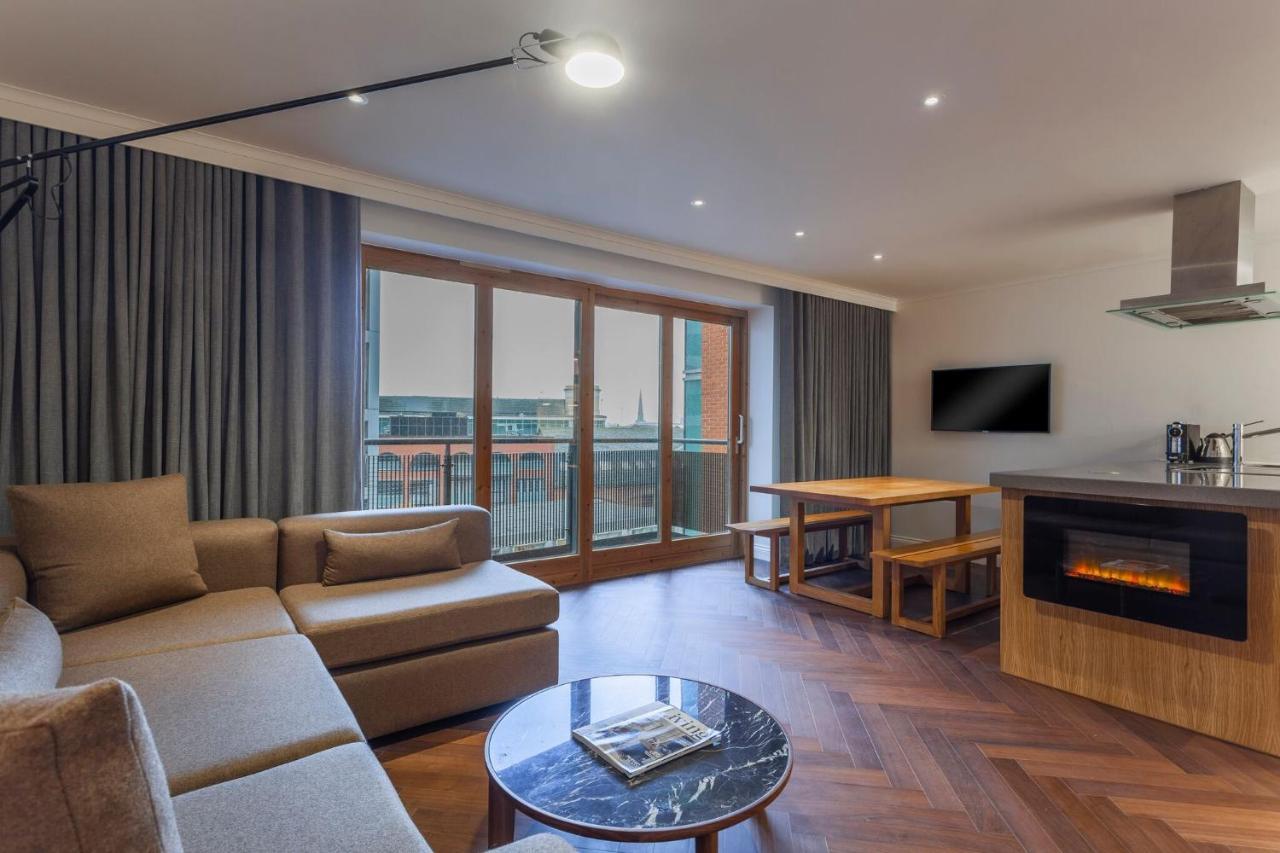 The Roseate Reading Hotel Bagian luar foto