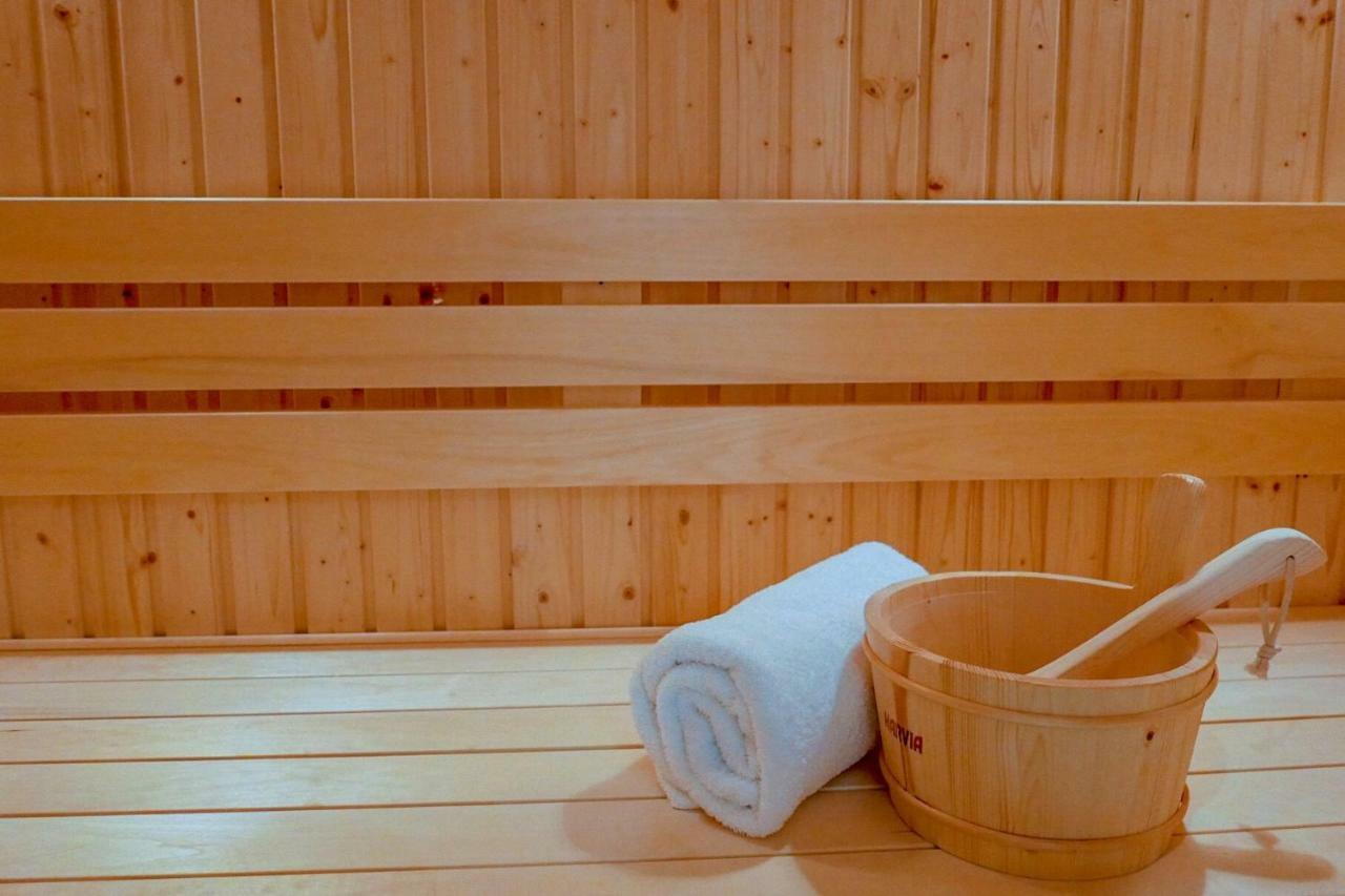 The Roseate Reading Hotel Bagian luar foto Sauna